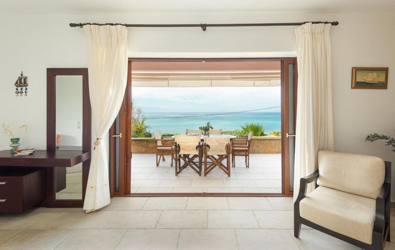 Case de vacanță Seagrove, Beachfront In Possidi #feelslikehome
