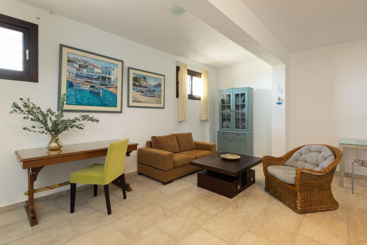 Case de vacanță Seagrove, Beachfront In Possidi #feelslikehome