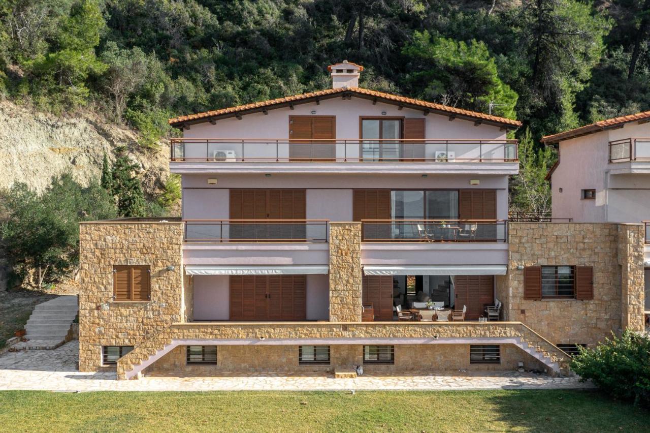 Seagrove, Beachfront In Possidi #feelslikehome Case de vacanță